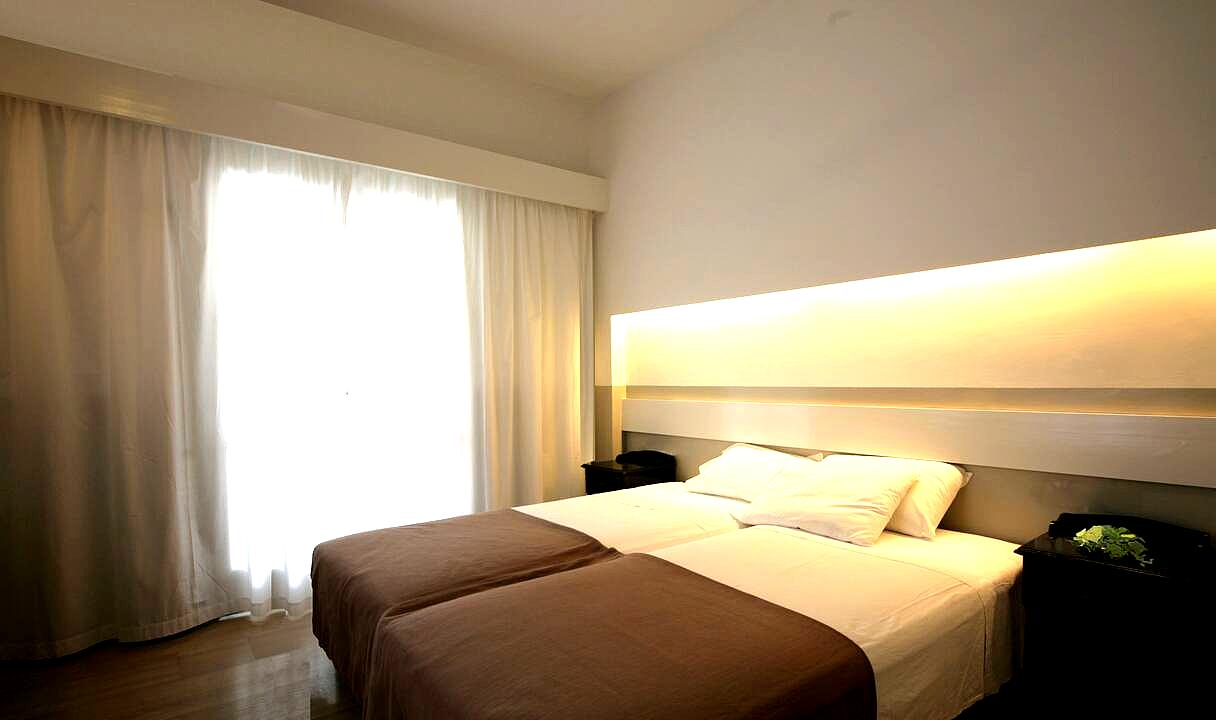 Kamari Beach Hotel